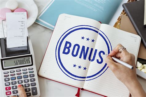 The Tax Effects of Paying Bonuses to Employees .